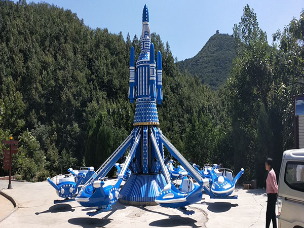 主题乐园大型自控飞机